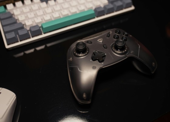 gaming controller and keyboard and mouse