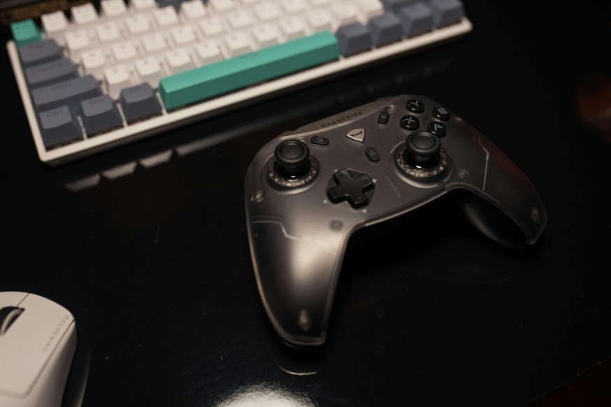 gaming controller and keyboard and mouse