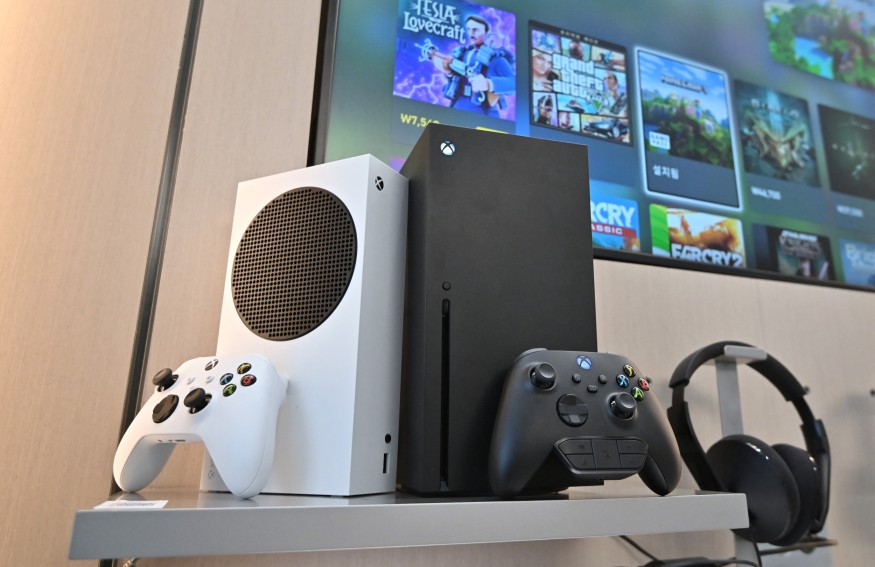 Microsoft's Xbox Series X (black) and series S (white)