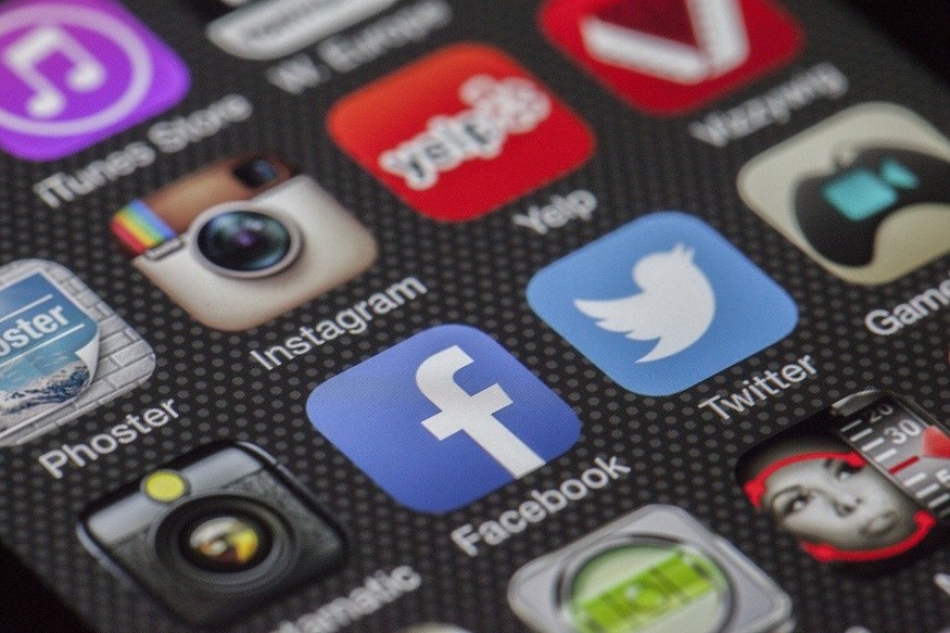 FACEBOOK ON IOS