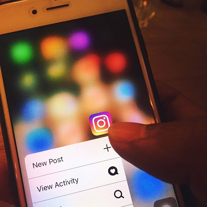 INSTAGRAM WILL PAY FOR ITS CONTENT CREATORS